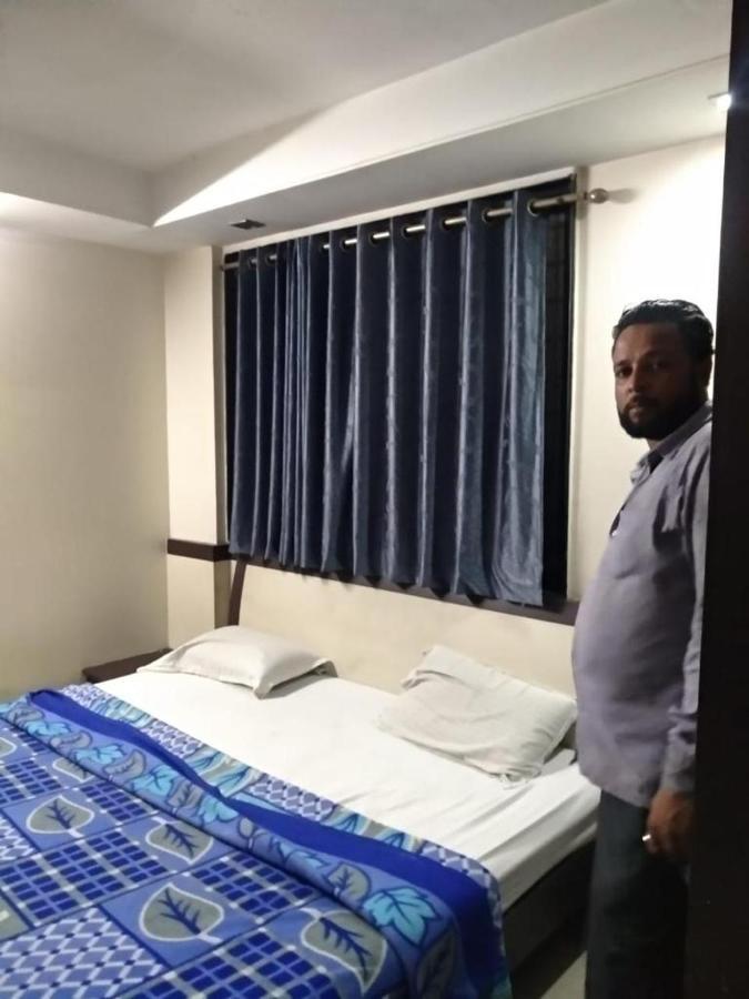 Sai Vasant Vihar Hotel Shirdi Exterior photo